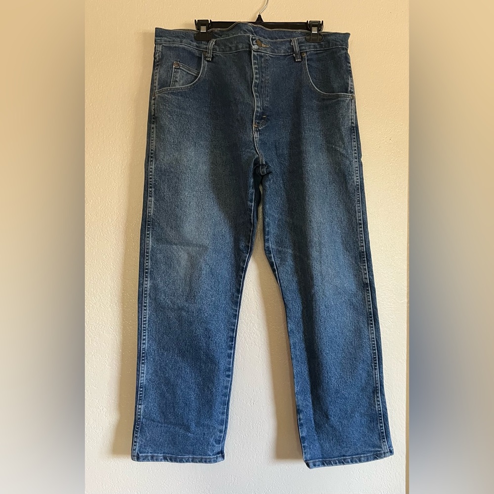 Wrangler Jeans Mens Size 40 x 30 Straight Leg Blue Denim
